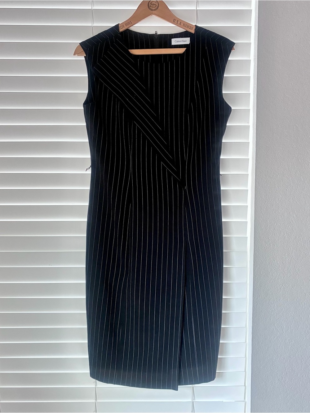 Calvin Klein Black Pinstripe Office Dress Sleeveless Sheath Midi Woman’s Size 4